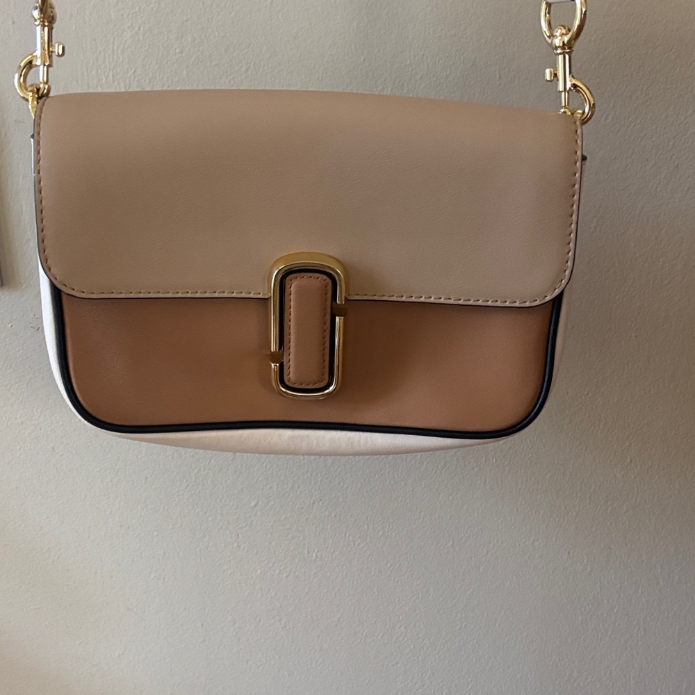 J MARC by Marc Jacobs Tan and Cream Women's Shoulder Bag